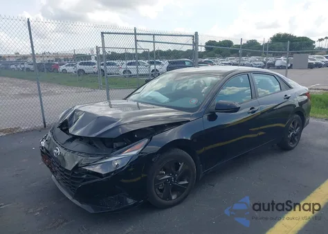 2023 Hyundai Elantra Sel z USA, uszkodzony, nr VIN 5NPLM4AG9PH101104